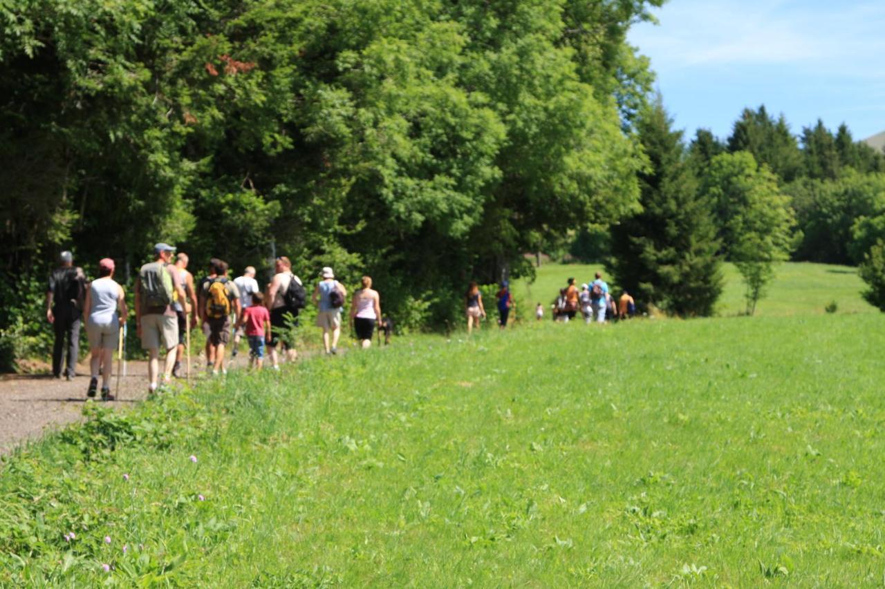 Camping Les Vernieres La Bourboule Sancy Exterior foto
