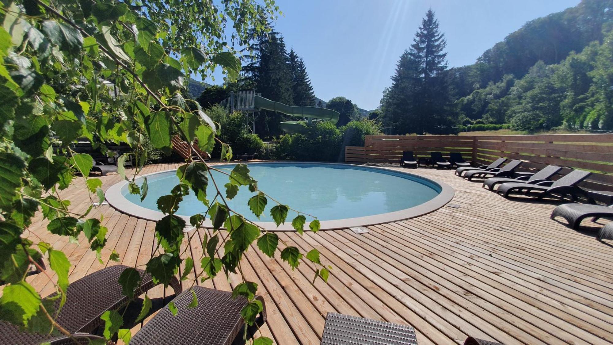 Camping Les Vernieres La Bourboule Sancy Exterior foto